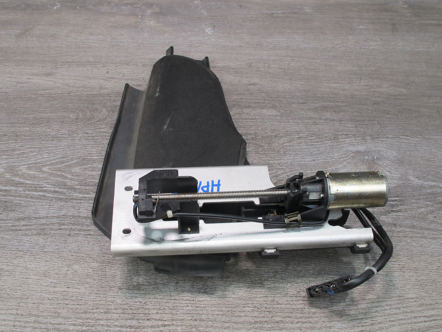1999-2005 Porsche 911 996 Convertible Rear Left Side Roof Flap Lateral Motor