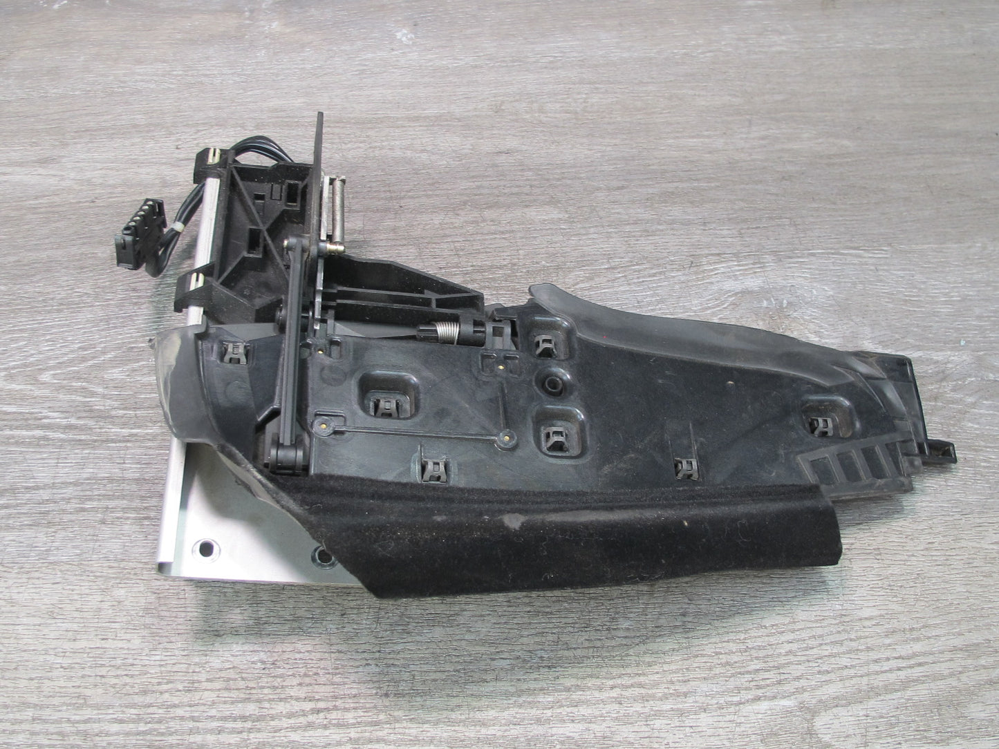 1999-2005 Porsche 911 996 Convertible Rear Left Side Roof Flap Lateral Motor