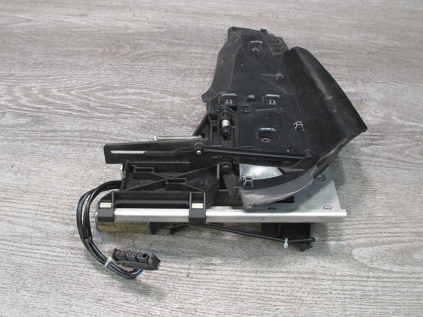 1999-2005 Porsche 911 996 Convertible Rear Left Side Roof Flap Lateral Motor