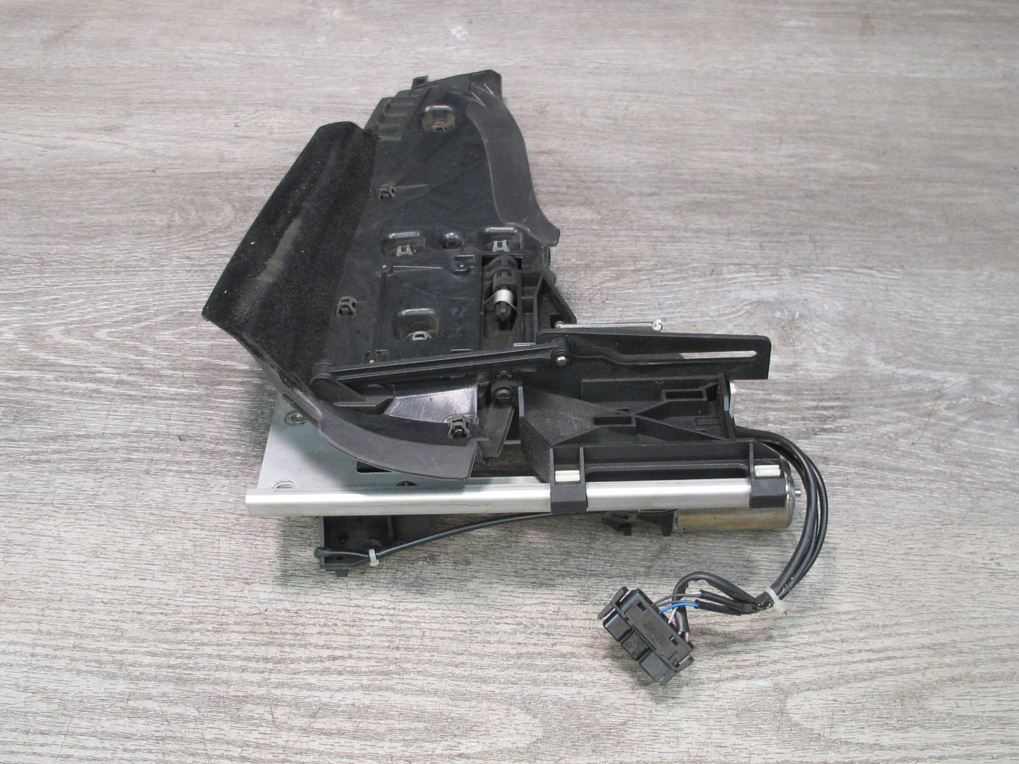 1999-2005 Porsche 911 996 Convertible Rear Right Side Roof Flap Lateral Motor