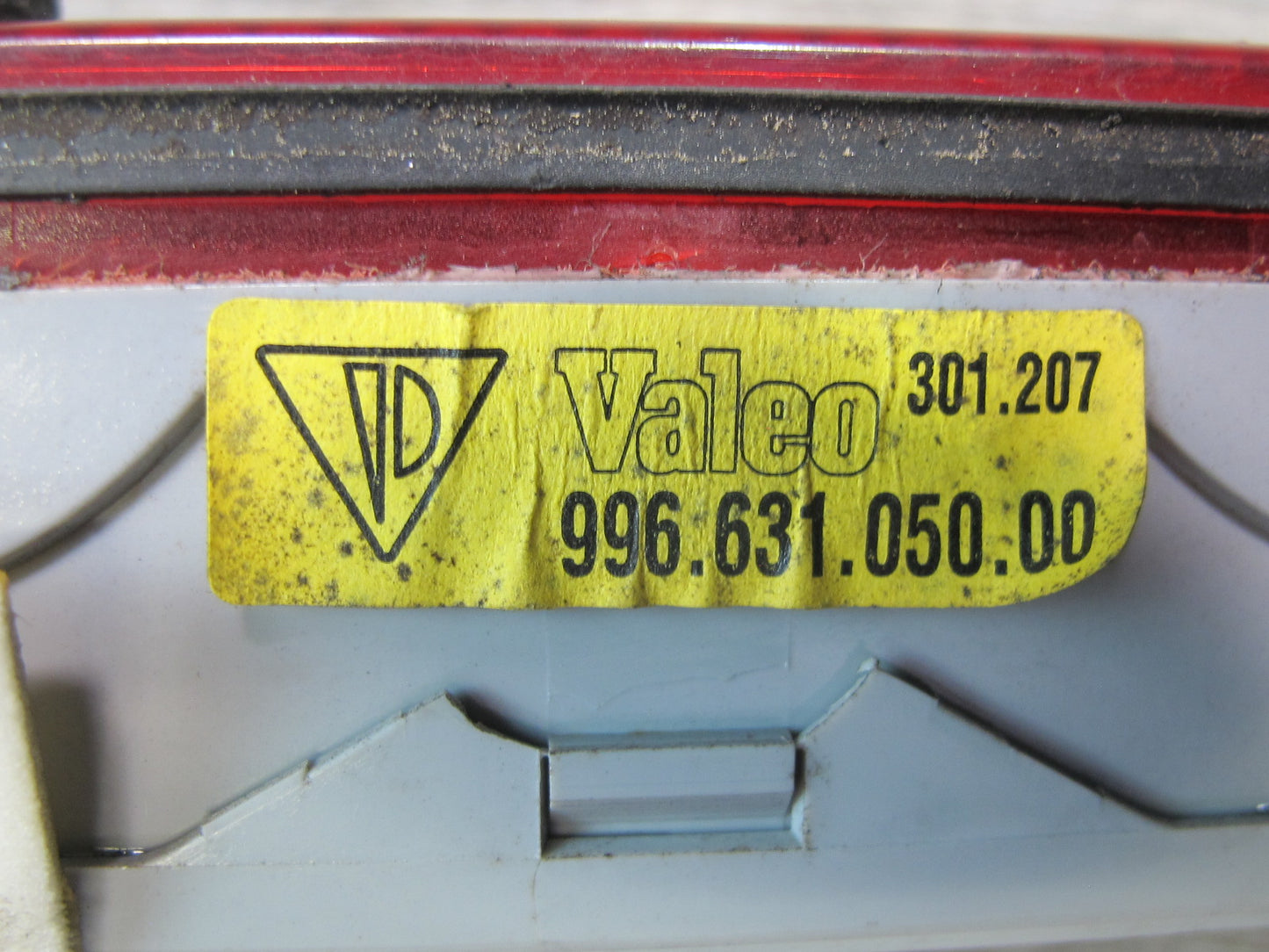 1999-2005 Porsche 911 Carrera 996 Rear 3RD Third Stop Brake Tail Light Lamp