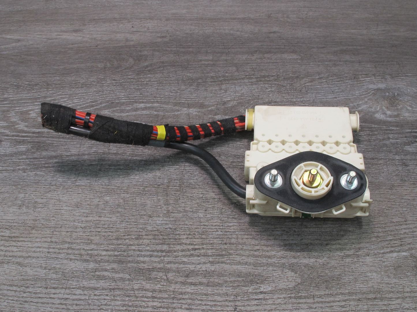 1999-2005 Porsche 911 Carrera 996 Fuse Box Power Distribution Relay 99661030100