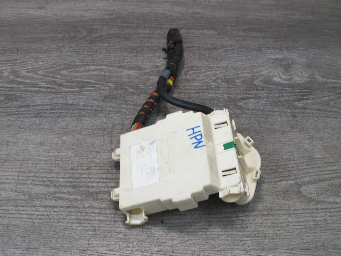 1999-2005 Porsche 911 Carrera 996 Fuse Box Power Distribution Relay 99661030100