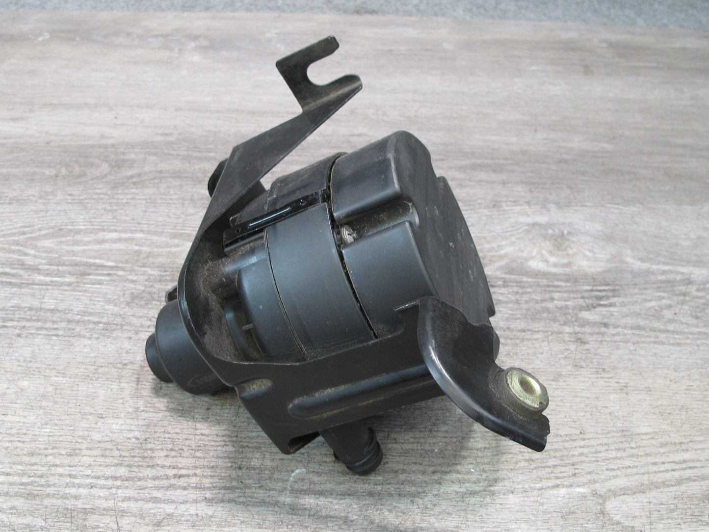 2000-2005 Porsche 911 Carrera 996 Engine Secondary Air Injection Cooling Pump