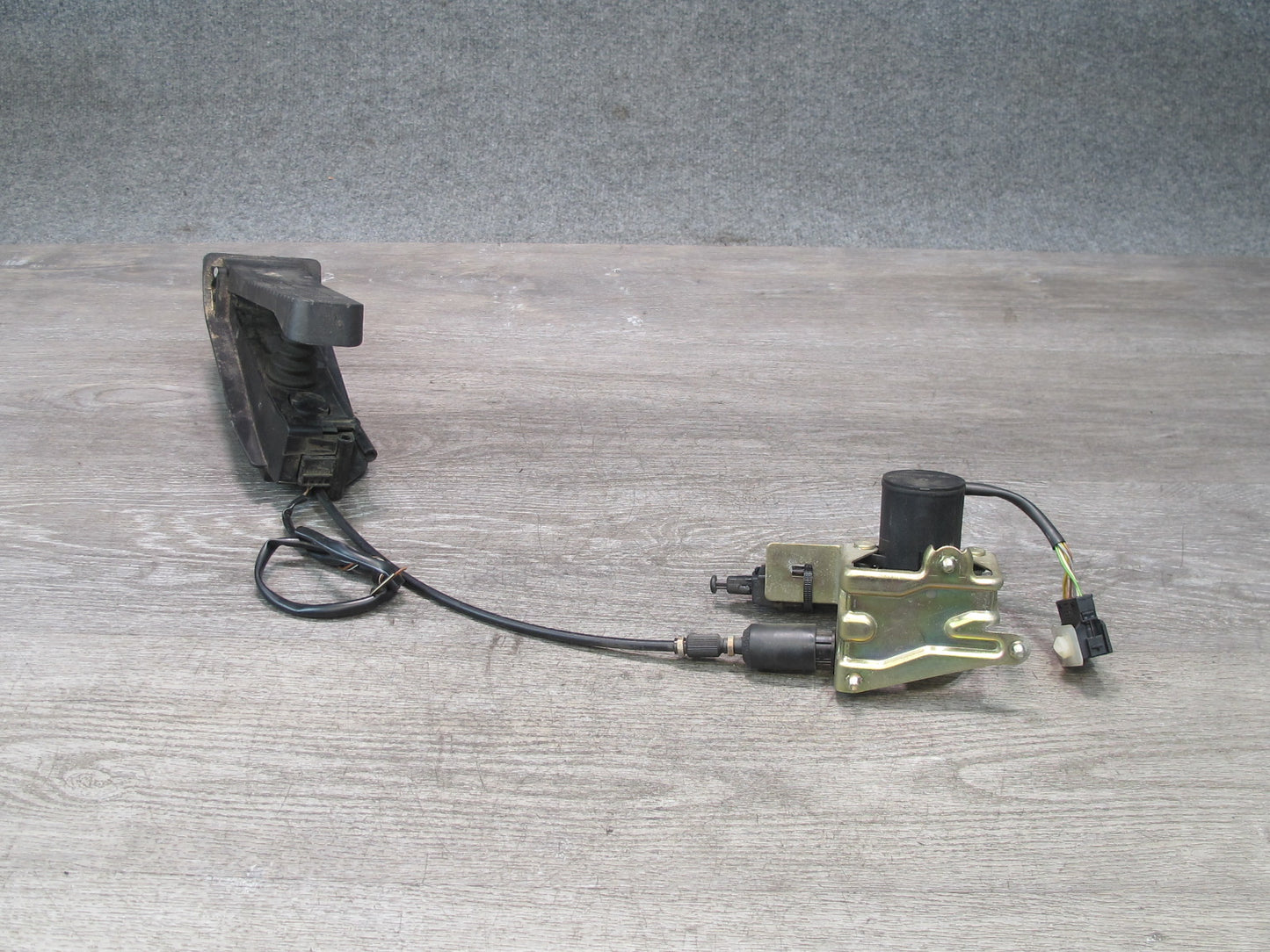 02-05 Porsche 911 996 A/T Gas Acceleration Pedal W/ Cable & Sensor 99642302904