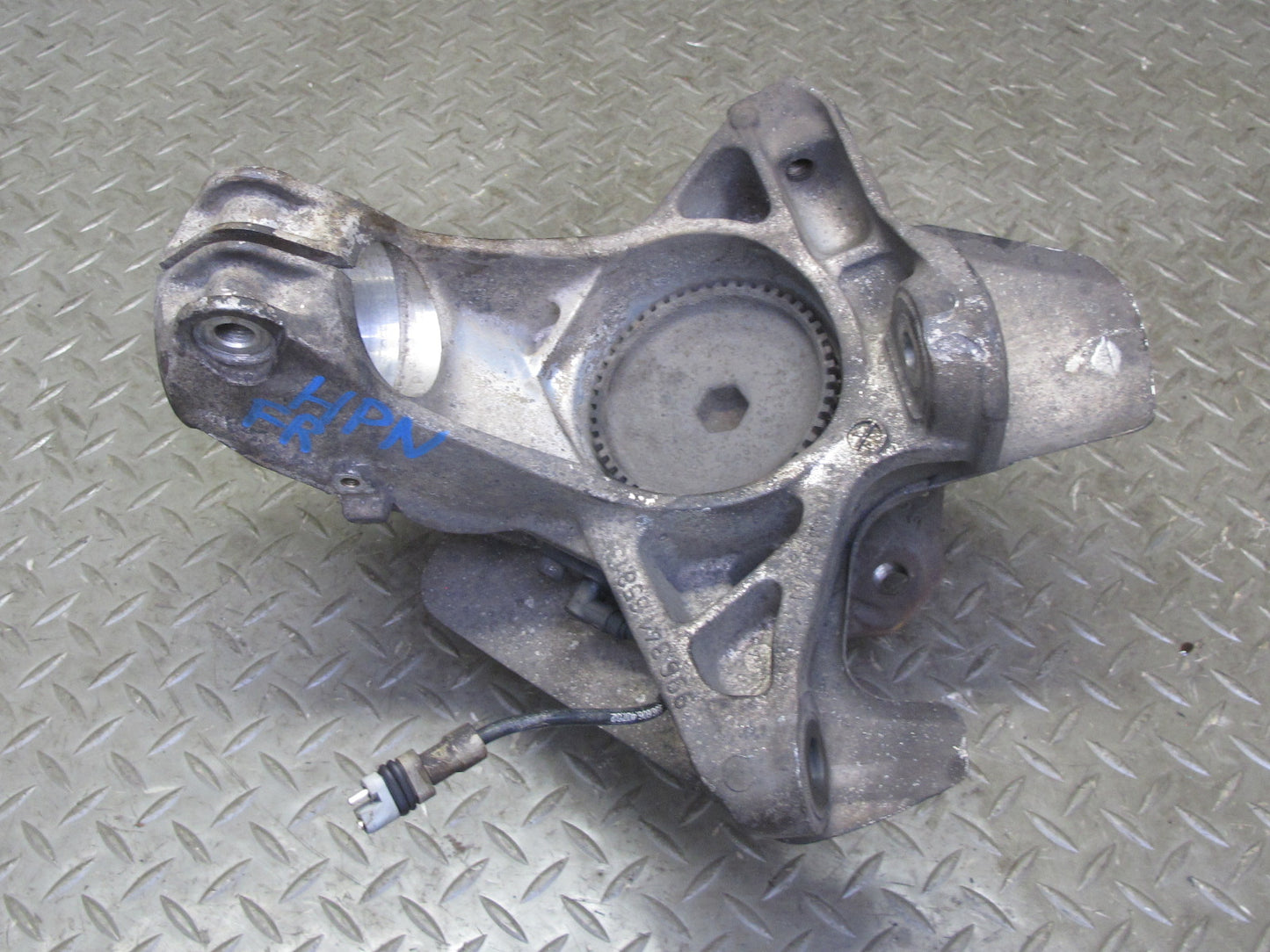 1999-2005 Porsche 911 996 Front Right Side Spindle Knuckle Wheel Hub Bearing