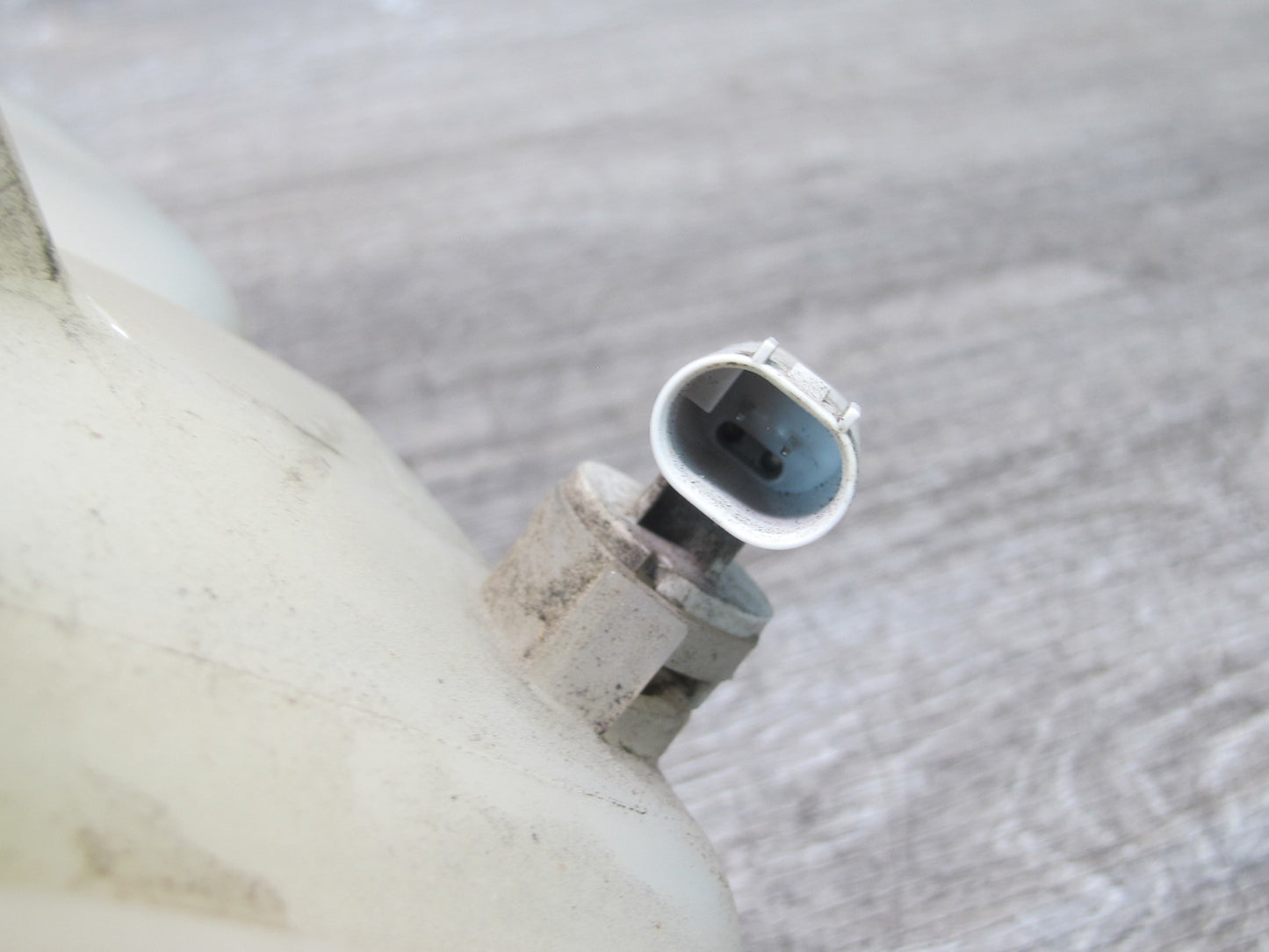 99-05 Porsche 911 Carrera 996 Radiator Coolant Expansion Reservoir Tank Bottle