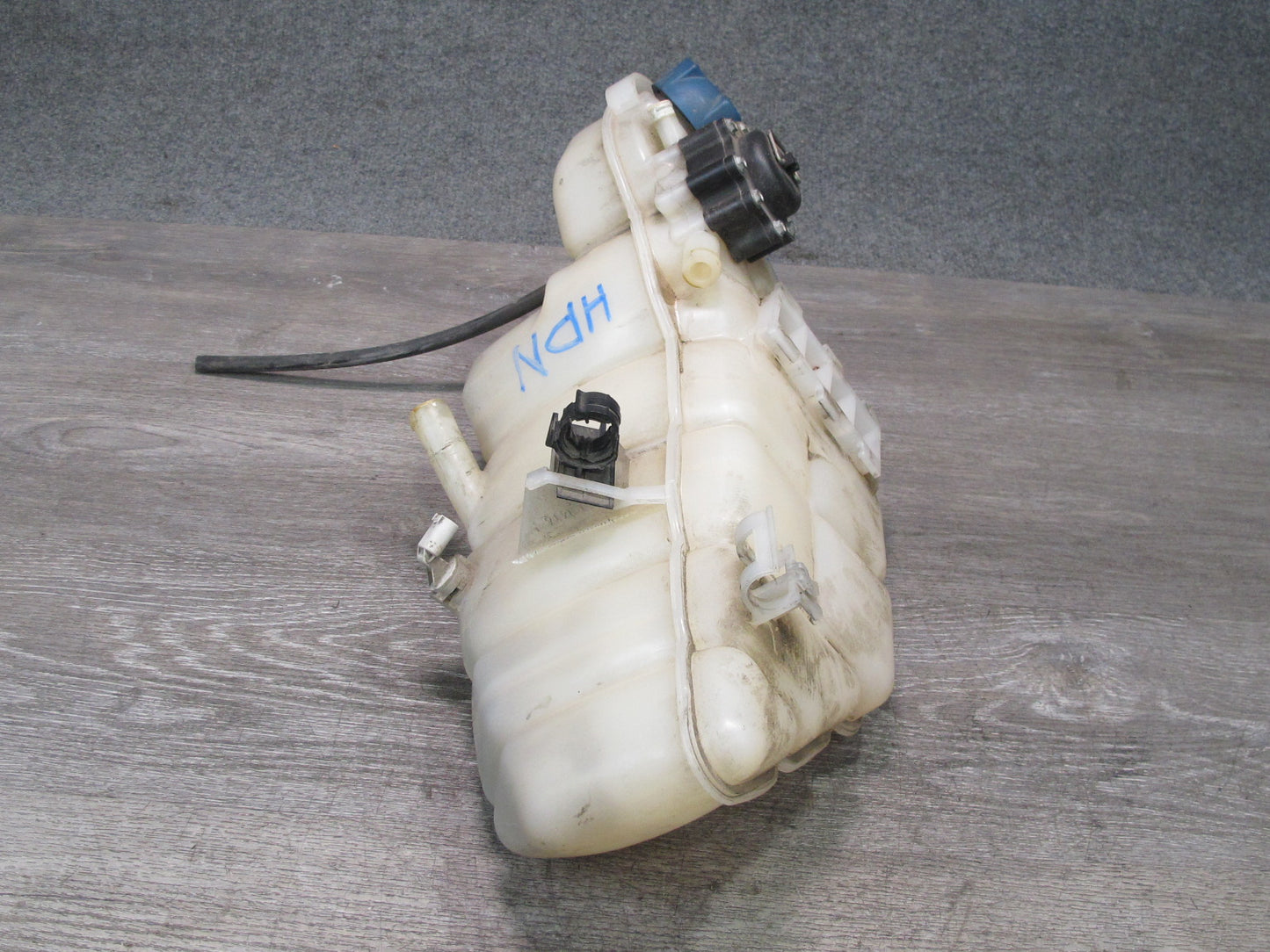99-05 Porsche 911 Carrera 996 Radiator Coolant Expansion Reservoir Tank Bottle