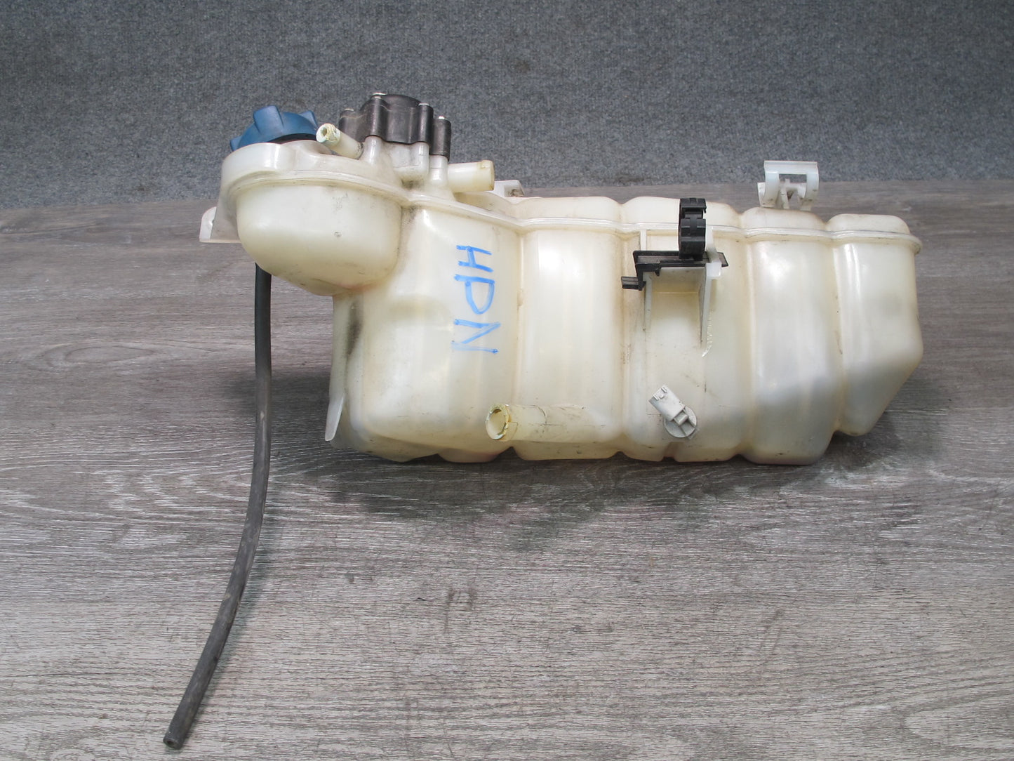 99-05 Porsche 911 Carrera 996 Radiator Coolant Expansion Reservoir Tank Bottle