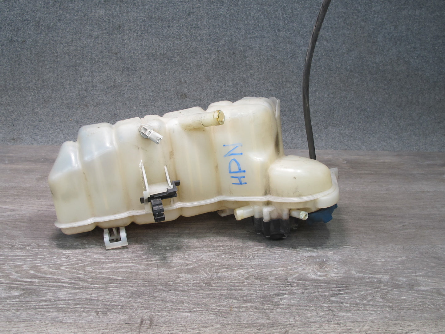 99-05 Porsche 911 Carrera 996 Radiator Coolant Expansion Reservoir Tank Bottle