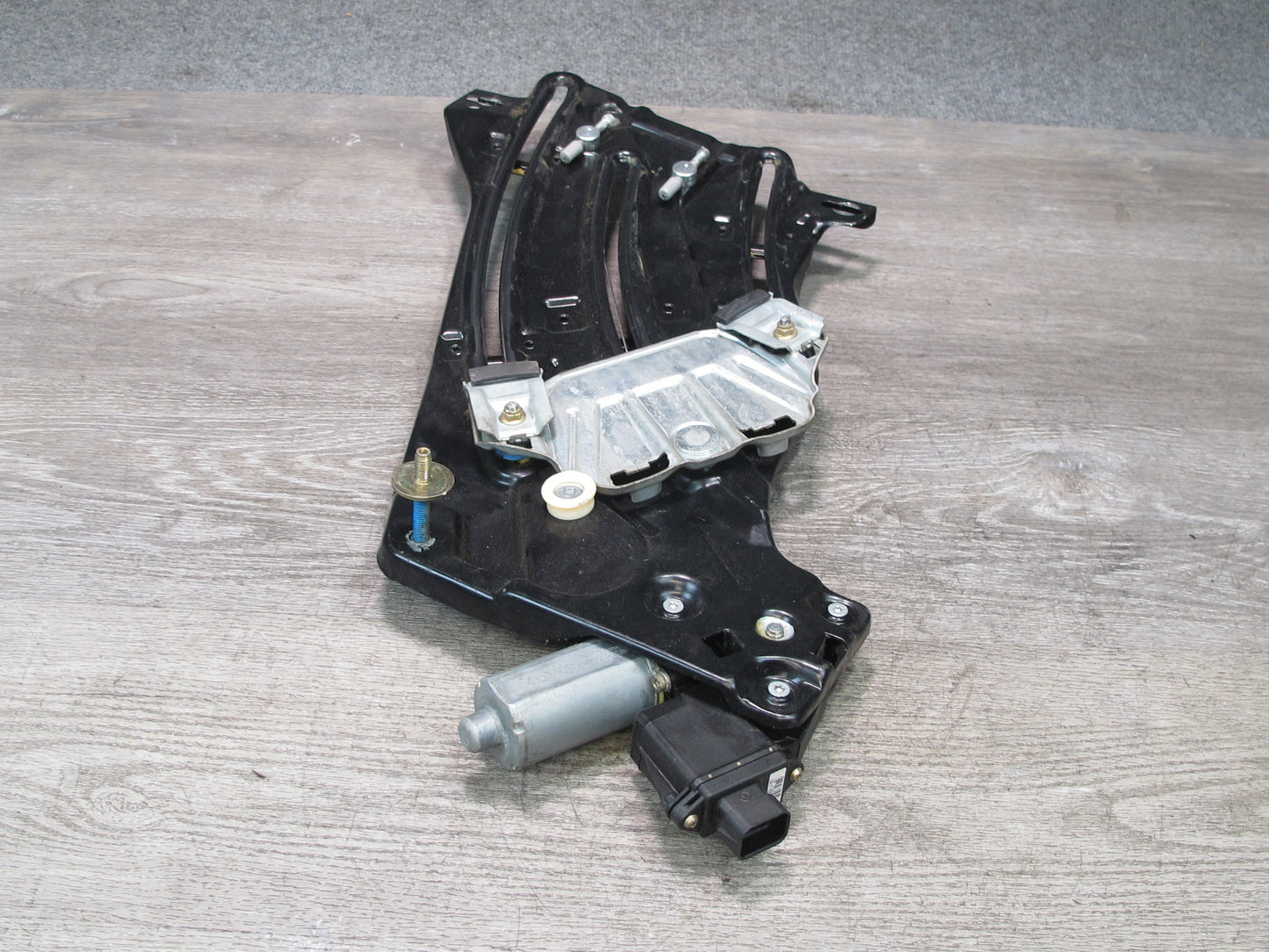 1999-2005 Porsche 911 Carrera 996 Rear Left Quarter Window Regulator W/ Motor