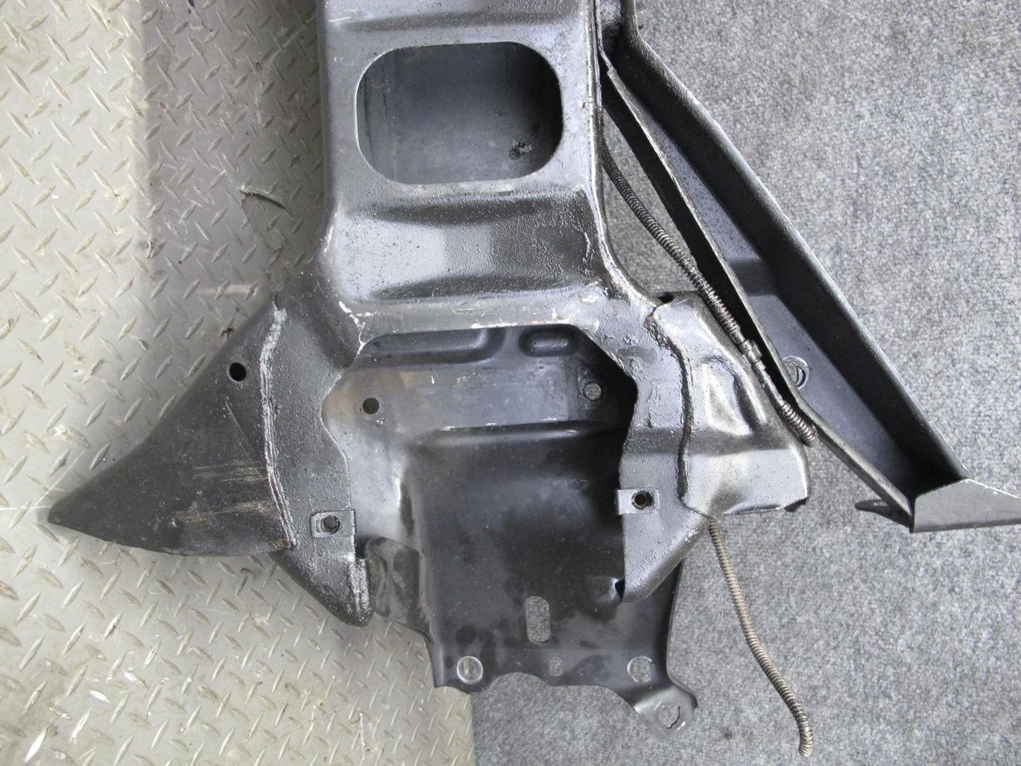 1992 Chevrolet Corvette C4 Front Engine Cradle Subframe Crossmember Carrier OEM