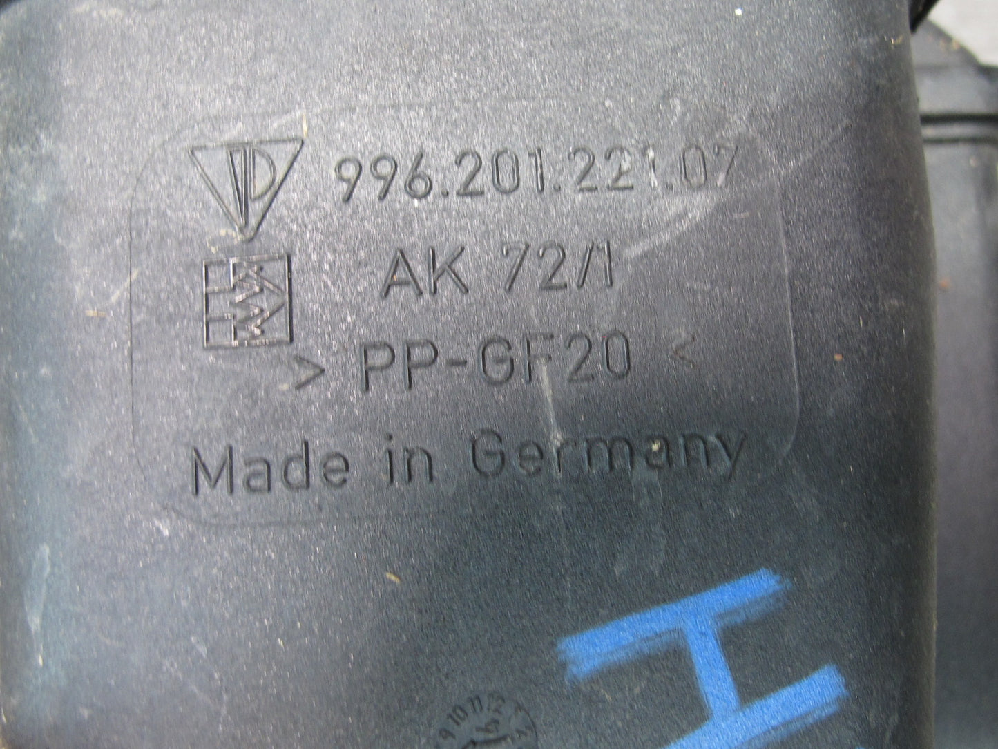 1999-2005 Porsche 911 Carrera 996 Fuel Evap Vapor Charcoal Canister 99620122107