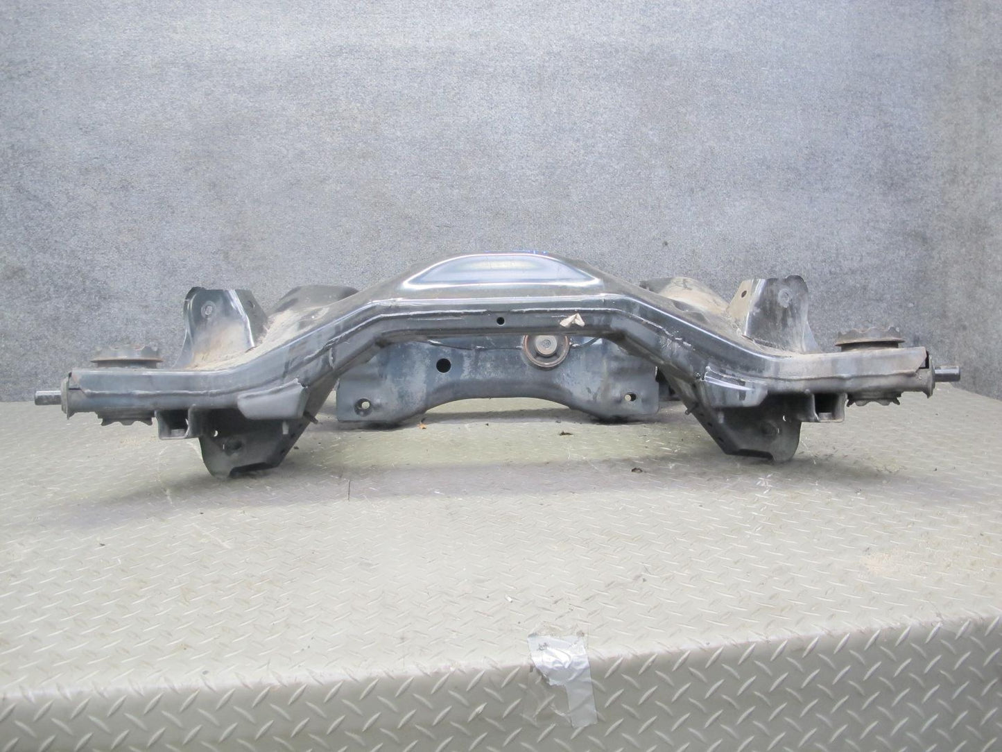09-20 Nissan Z34 370Z Rear Suspension Subframe Crossmember Carrier OEM