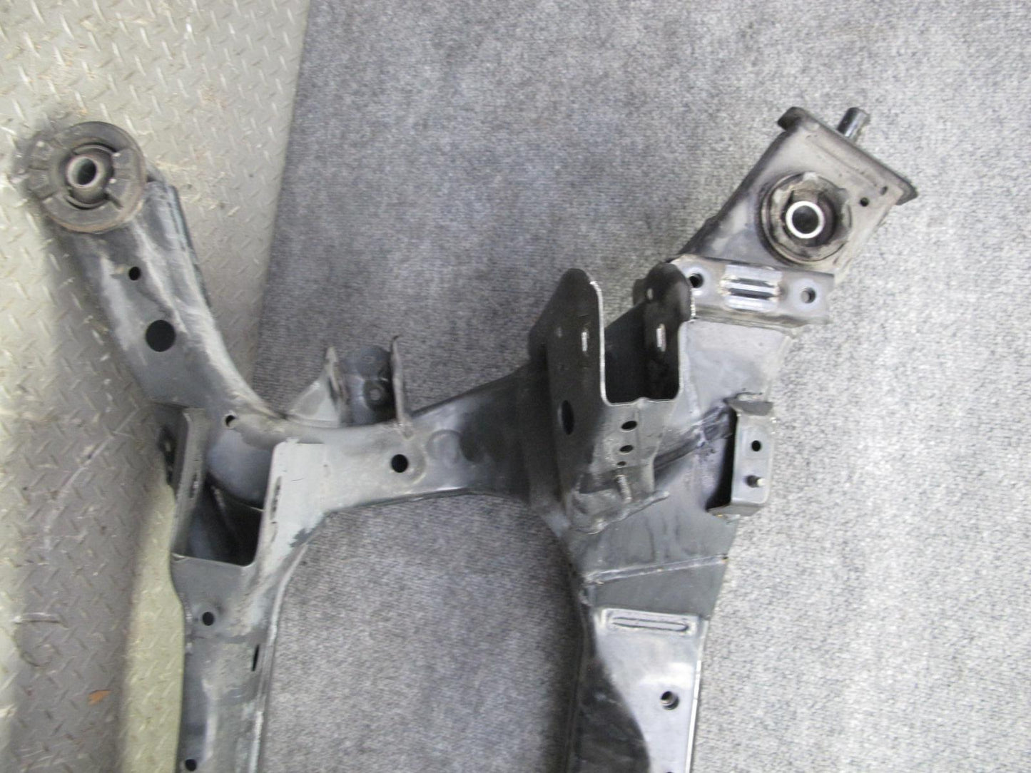09-20 Nissan Z34 370Z Rear Suspension Subframe Crossmember Carrier OEM