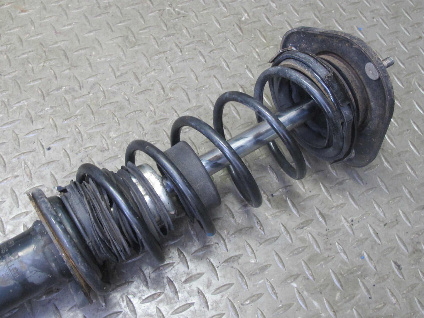 00-02 Toyota MR2 Spyder ZZW30L Set of 2 Front Strut Shock Absorber OEM