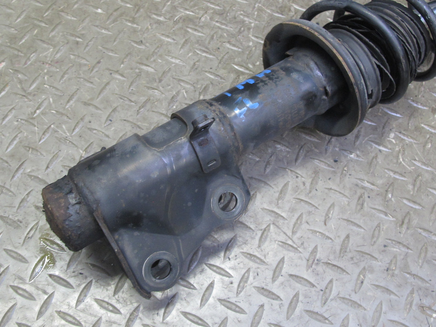 00-02 Toyota MR2 Spyder ZZW30L Set of 2 Front Strut Shock Absorber OEM