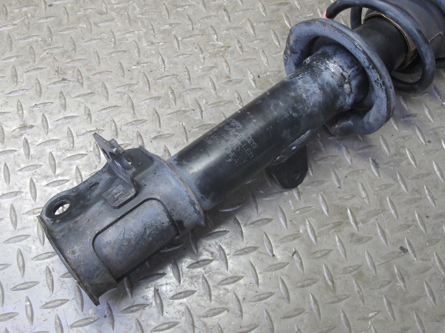 00-02 Toyota MR2 Spyder ZZW30L Set of 2 Rear Strut Shock Absorber OEM