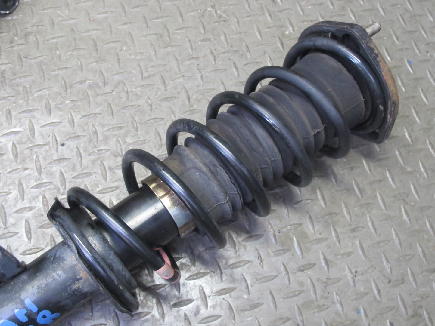 00-02 Toyota MR2 Spyder ZZW30L Set of 2 Rear Strut Shock Absorber OEM