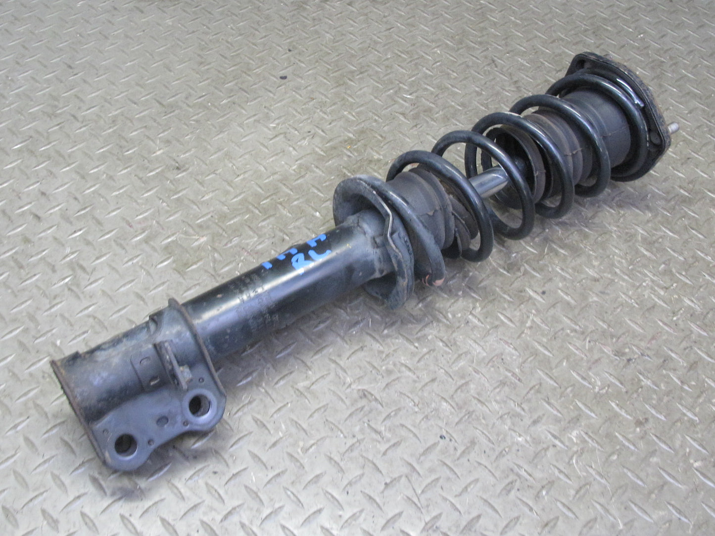 00-02 Toyota MR2 Spyder ZZW30L Set of 2 Rear Strut Shock Absorber OEM