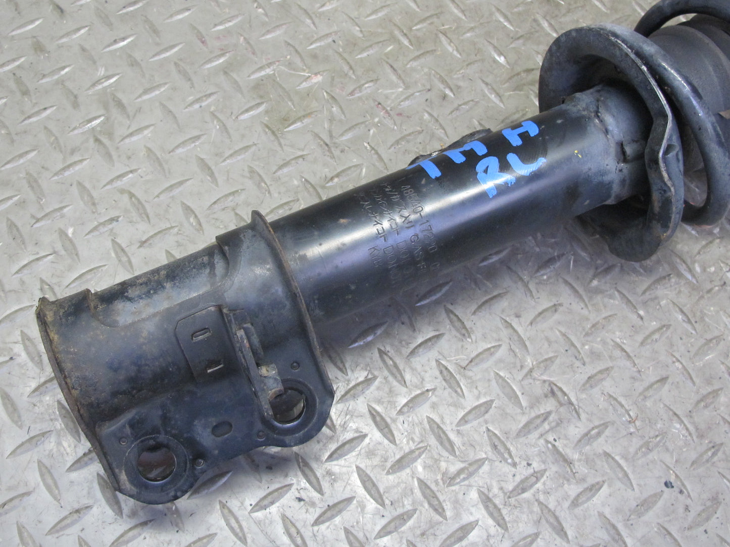 00-02 Toyota MR2 Spyder ZZW30L Set of 2 Rear Strut Shock Absorber OEM