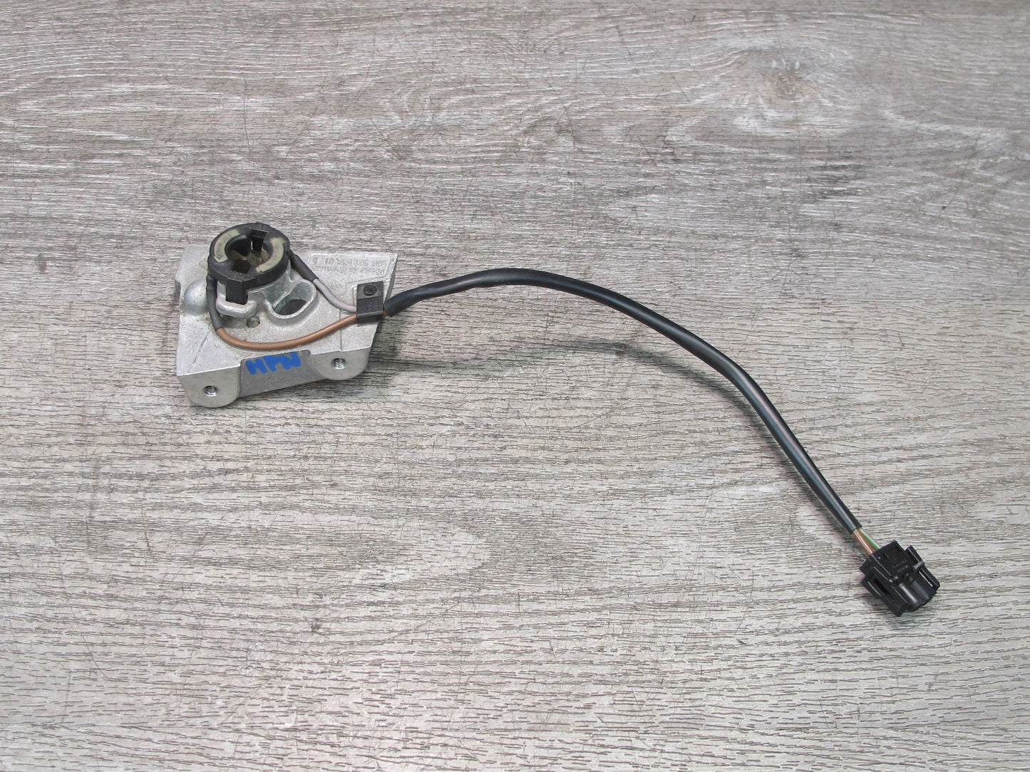 99-05 Porsche 911 996 Convertible Left & Right Hardtop Lock Bracket Mount Set