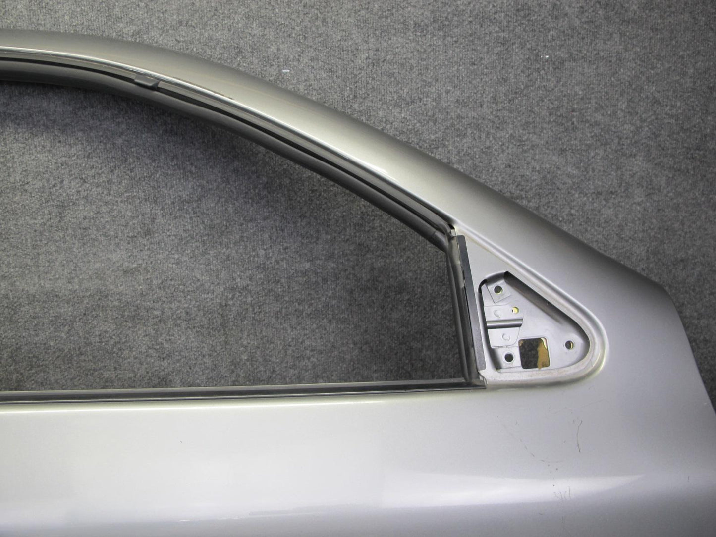 99-01 Isuzu Vehicross Front Right Passenger Door Shell Panel Kaiser Silver OEM