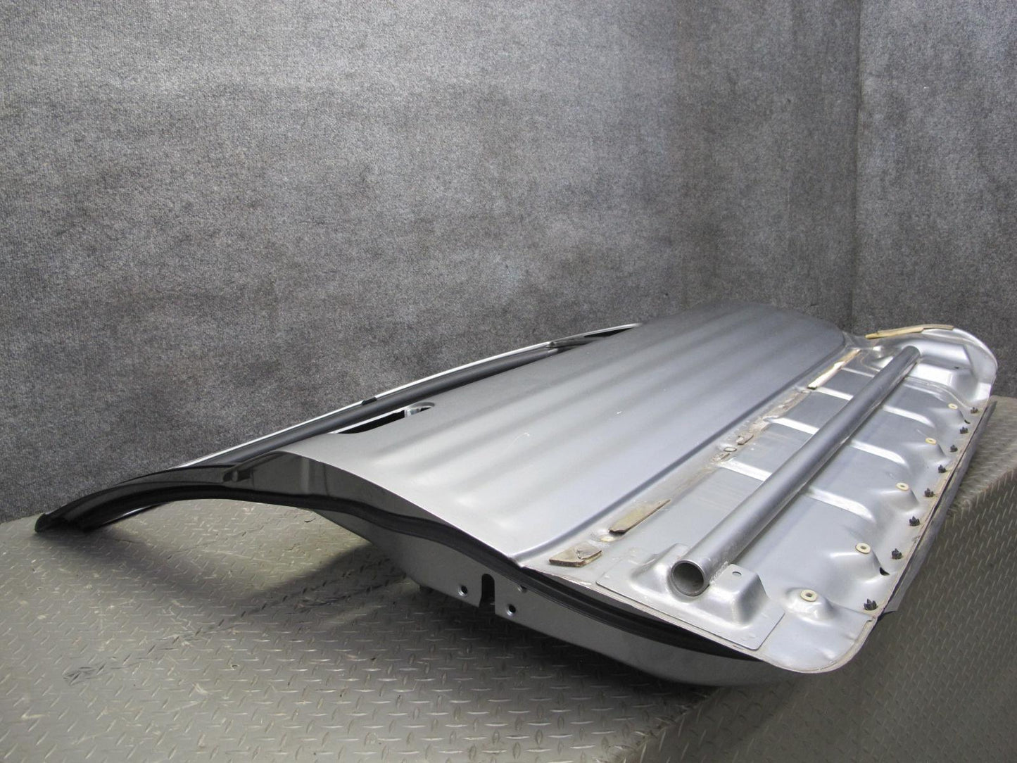 99-01 Isuzu Vehicross Front Right Passenger Door Shell Panel Kaiser Silver OEM