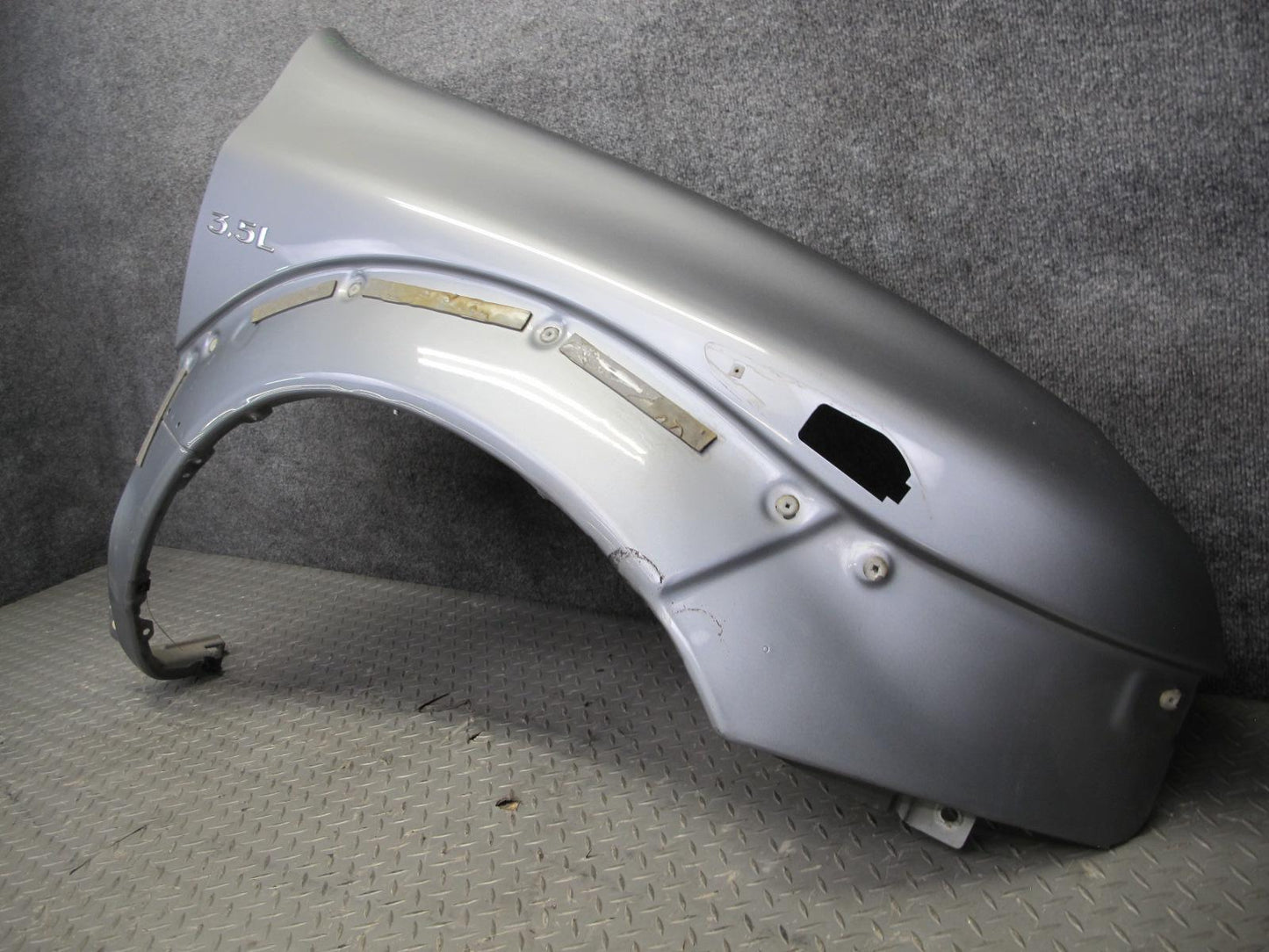 99-01 Isuzu Vehicross Front Right Fender Shell Panel Kaiser Silver Metallic OEM