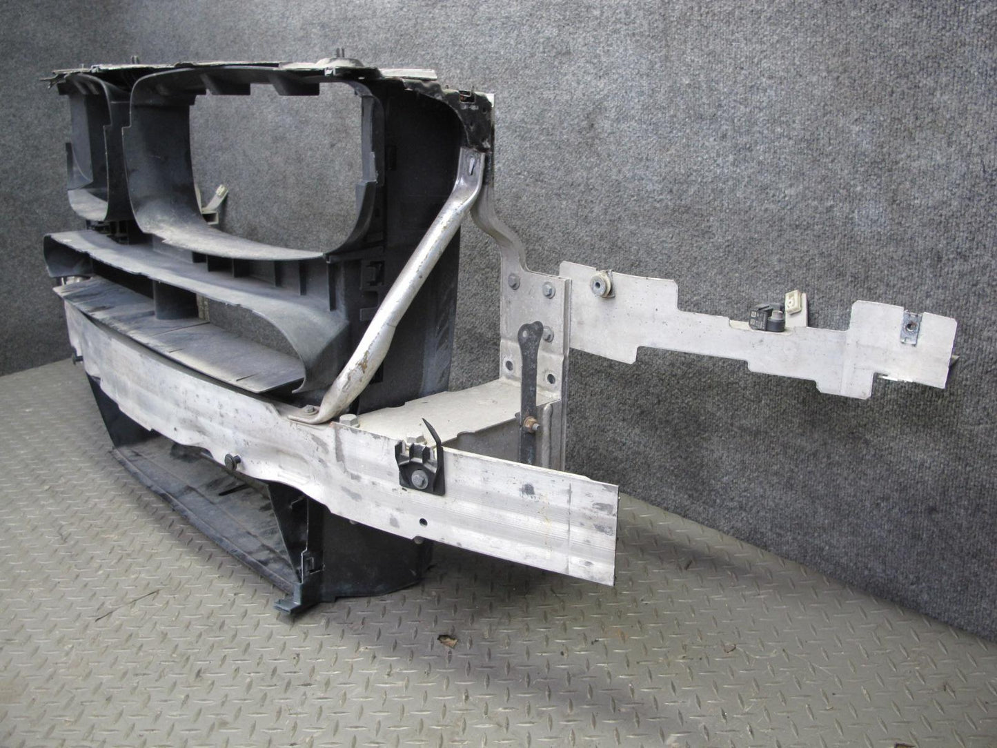 2014-2018 BMW F15 X5 Front Radiator Core Support Reinforcement Bar Assembly