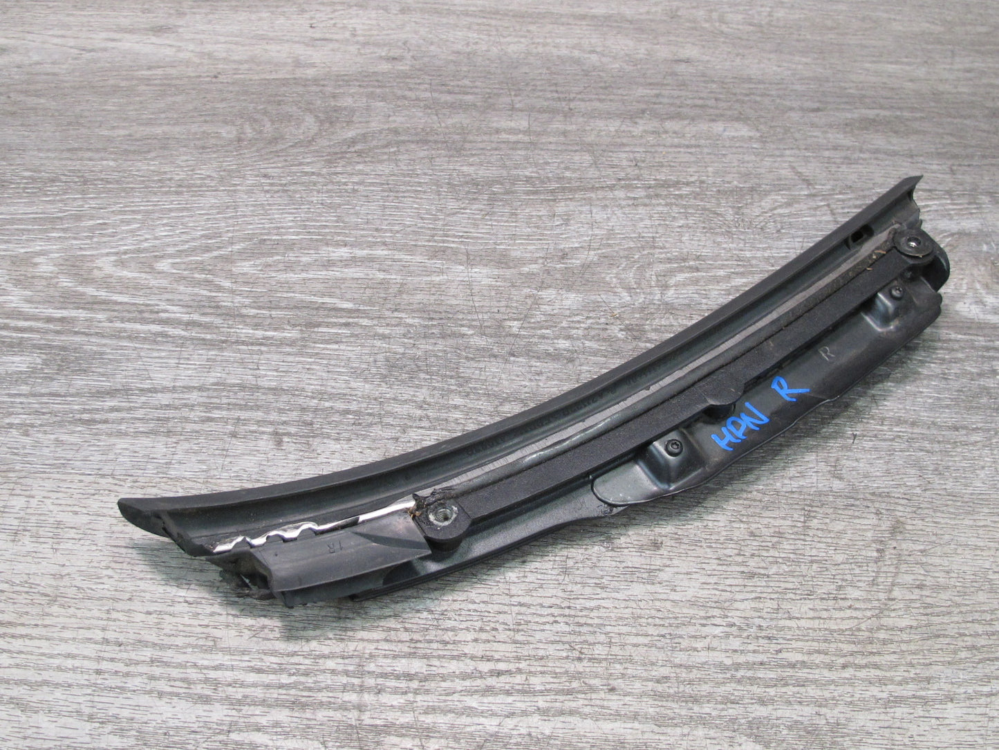99-05 Porsche 911 996 Convertible TOP Left & Right Side Center Seal Bracket Set