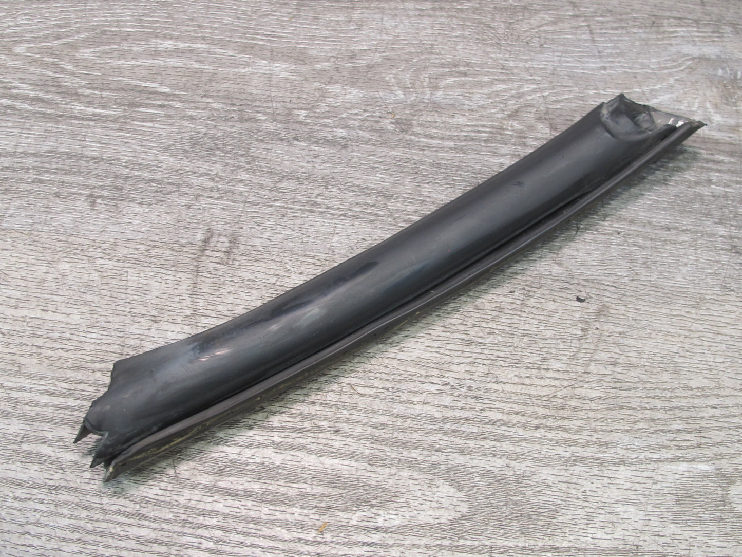 99-05 Porsche 911 996 Convertible TOP Left & Right Side Lower Seal Bracket Set