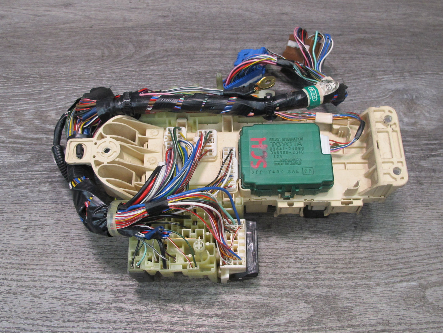 96-97 Lexus UZZ30L SC400 Interior Fuse Relay Box Module w Integration Relay OEM