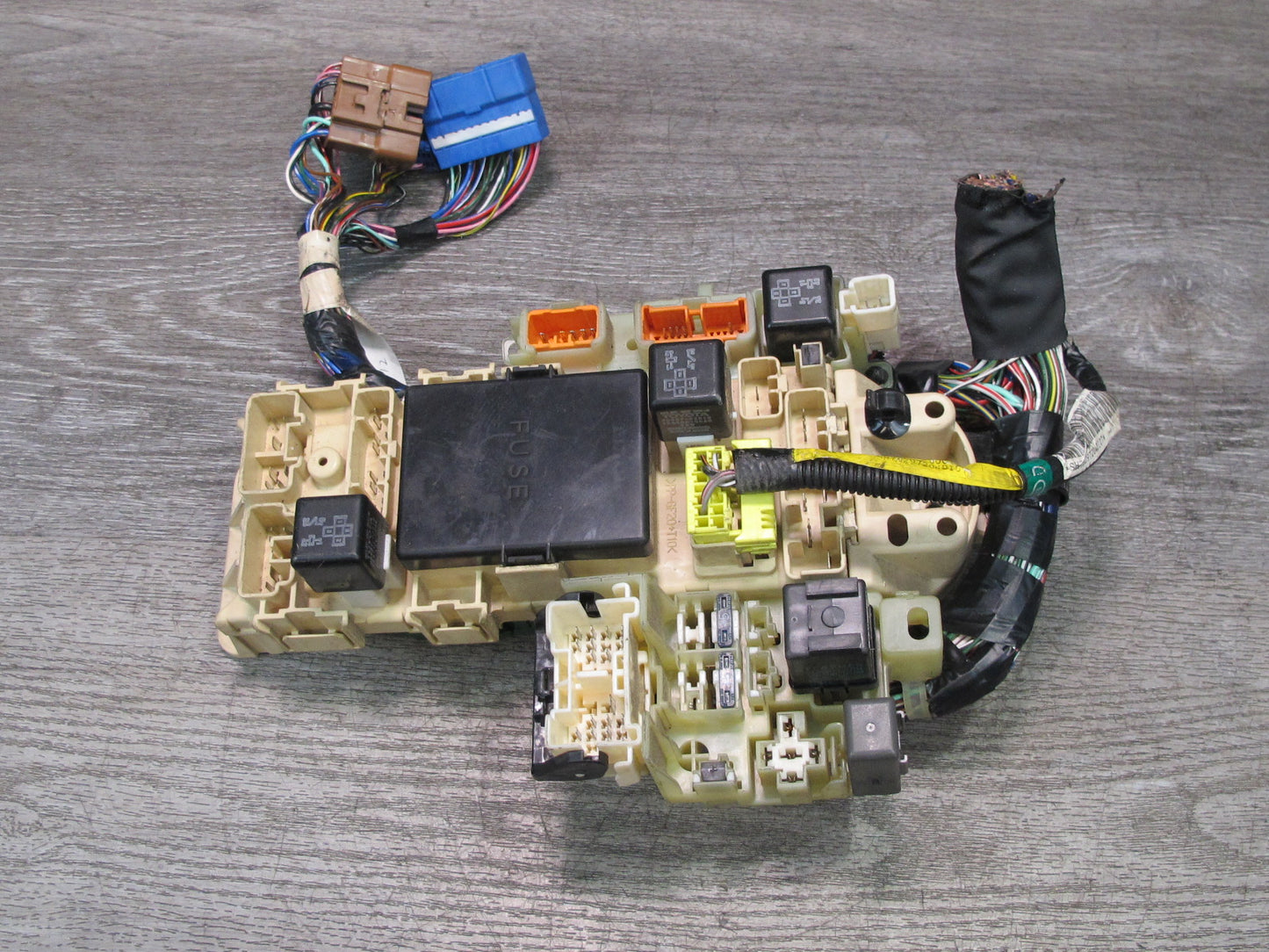 96-97 Lexus UZZ30L SC400 Interior Fuse Relay Box Module w Integration Relay OEM