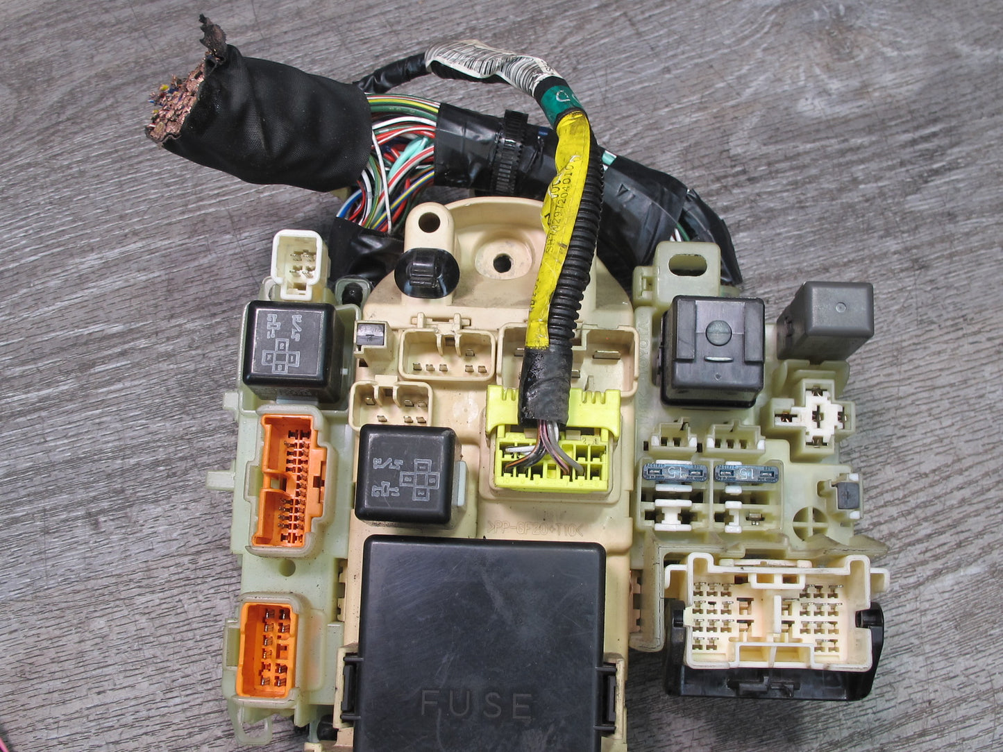 96-97 Lexus UZZ30L SC400 Interior Fuse Relay Box Module w Integration Relay OEM