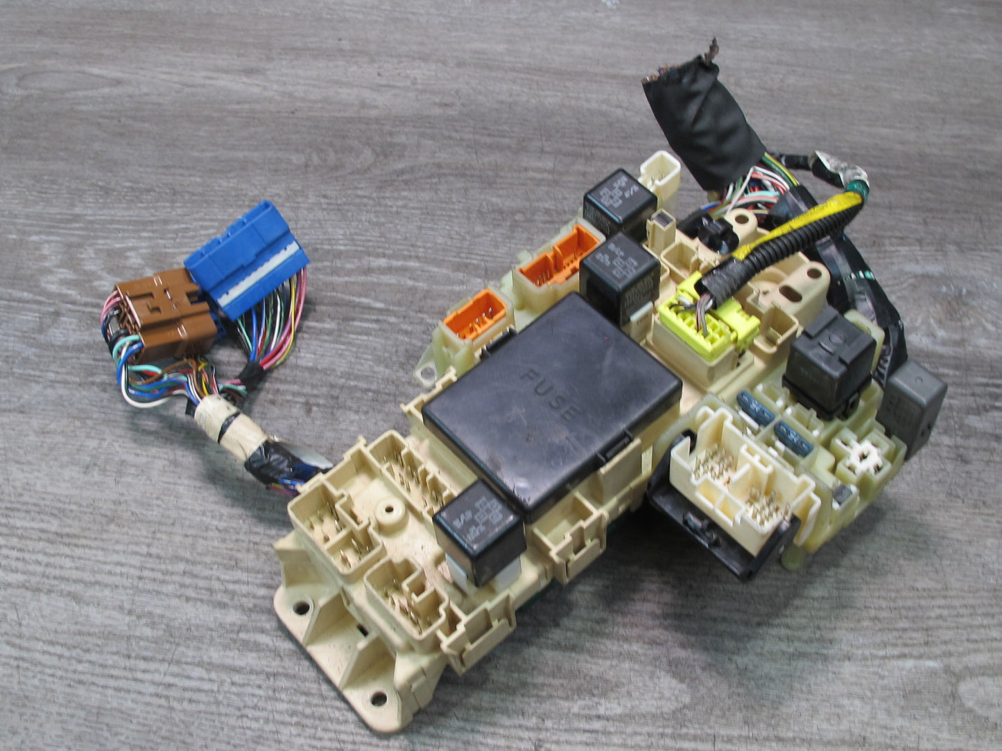 96-97 Lexus UZZ30L SC400 Interior Fuse Relay Box Module w Integration Relay OEM