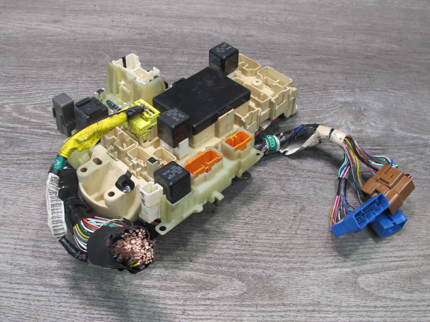 96-97 Lexus UZZ30L SC400 Interior Fuse Relay Box Module w Integration Relay OEM
