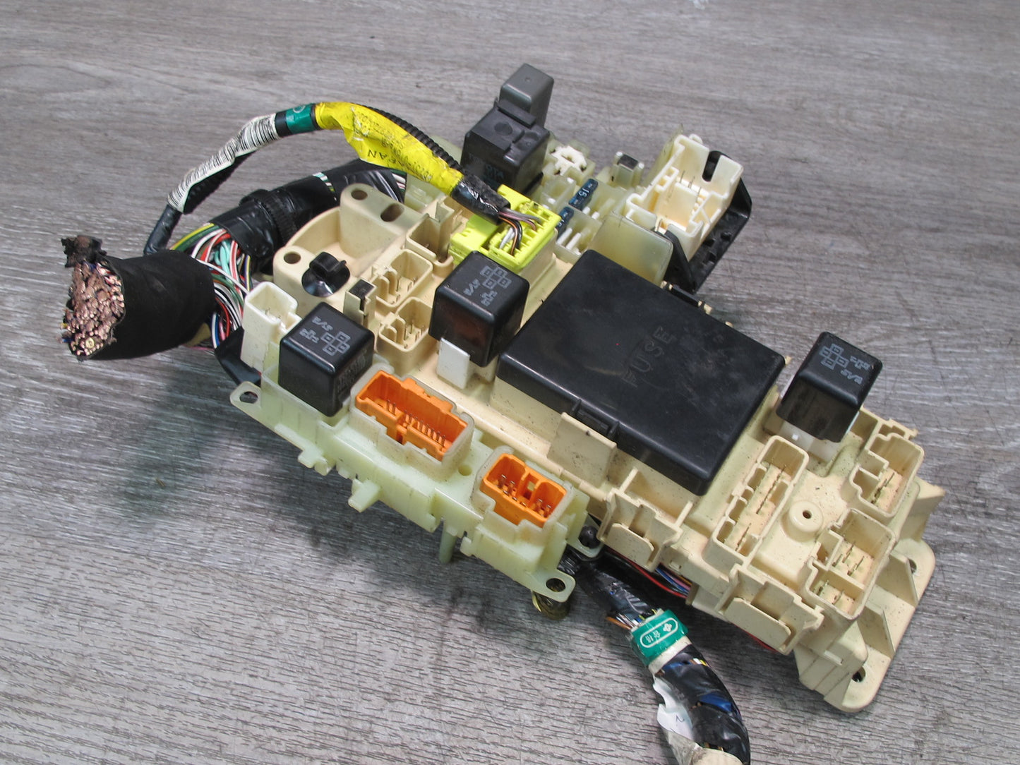 96-97 Lexus UZZ30L SC400 Interior Fuse Relay Box Module w Integration Relay OEM