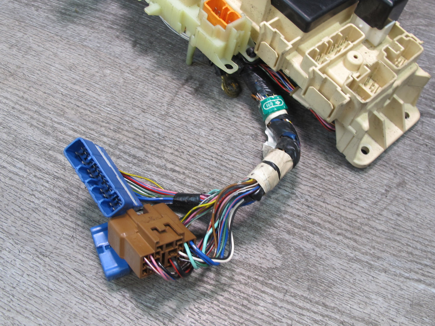 96-97 Lexus UZZ30L SC400 Interior Fuse Relay Box Module w Integration Relay OEM