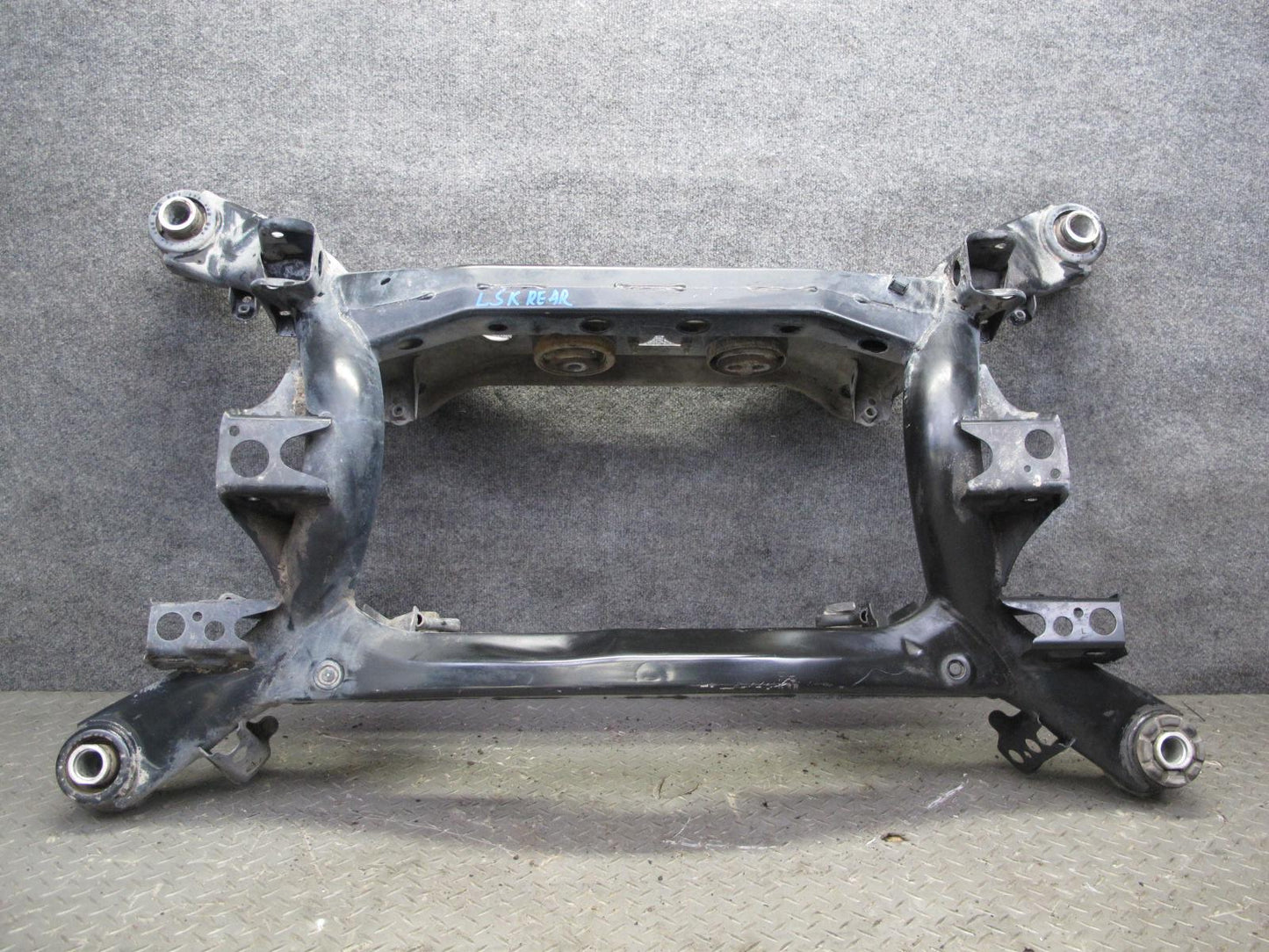 01-06 Lexus UCF30L LS430 Rear Suspension Subframe Crossmember Carrier OEM