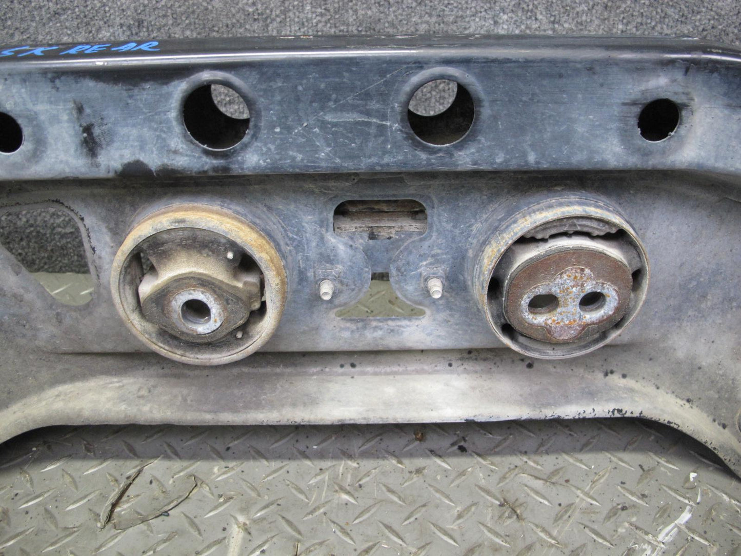 01-06 Lexus UCF30L LS430 Rear Suspension Subframe Crossmember Carrier OEM