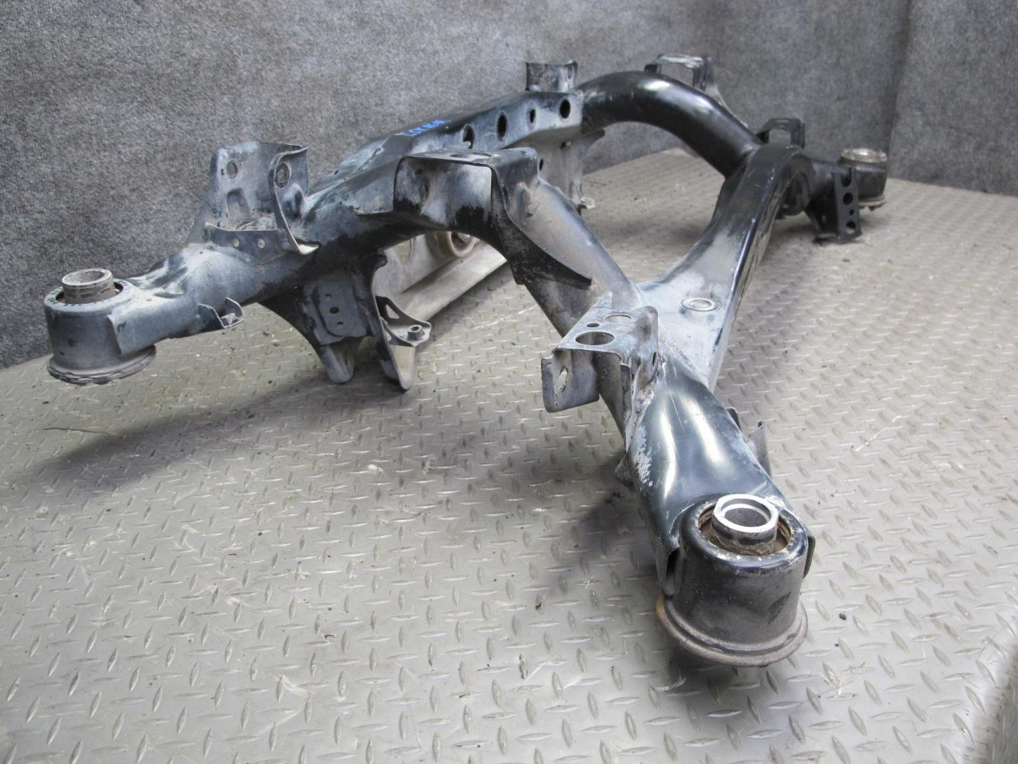 01-06 Lexus UCF30L LS430 Rear Suspension Subframe Crossmember Carrier OEM
