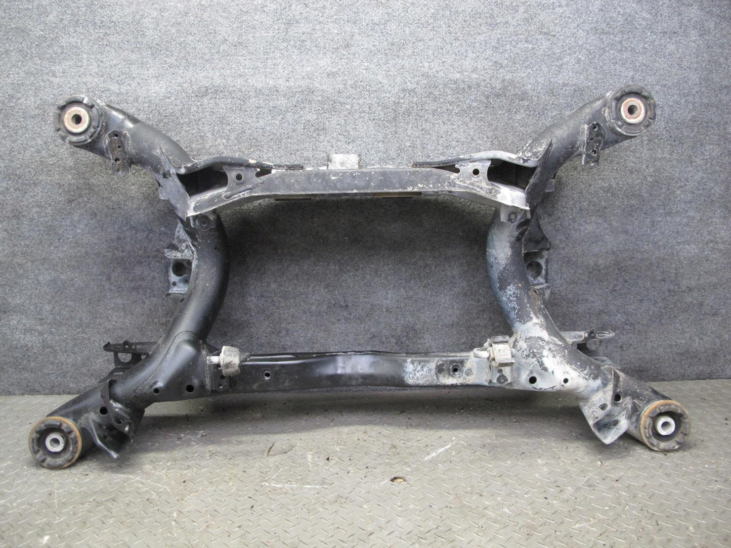 01-06 Lexus UCF30L LS430 Rear Suspension Subframe Crossmember Carrier OEM