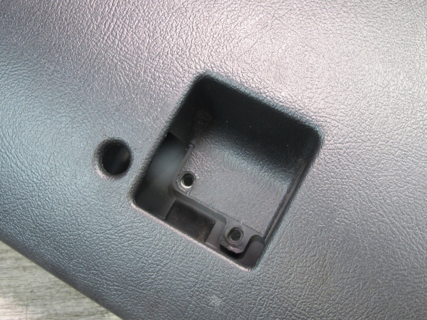 99-01 Isuzu Vehicross Dash Glove Box Storage Compartment Assembly OEM