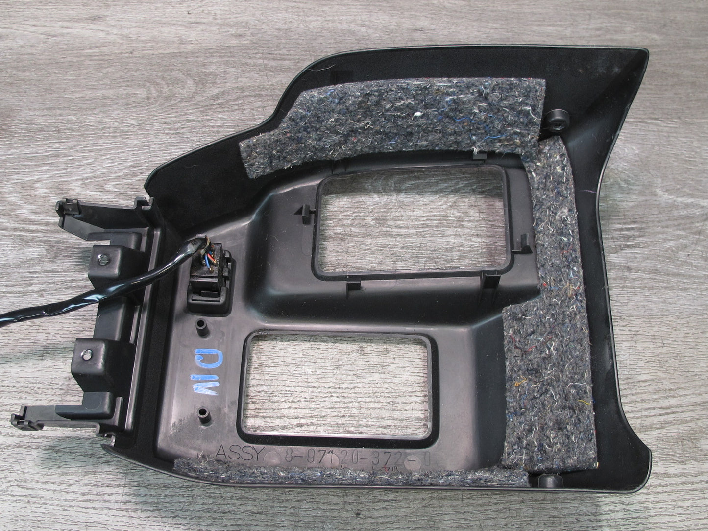 99-01 Isuzu Vehicross Center Console Shifter Trim Panel 8971203720 OEM
