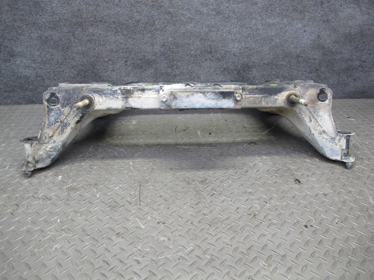 04-06 Lexus UCF30L LS430 Front Suspension Subframe Crossmember Cradle OEM