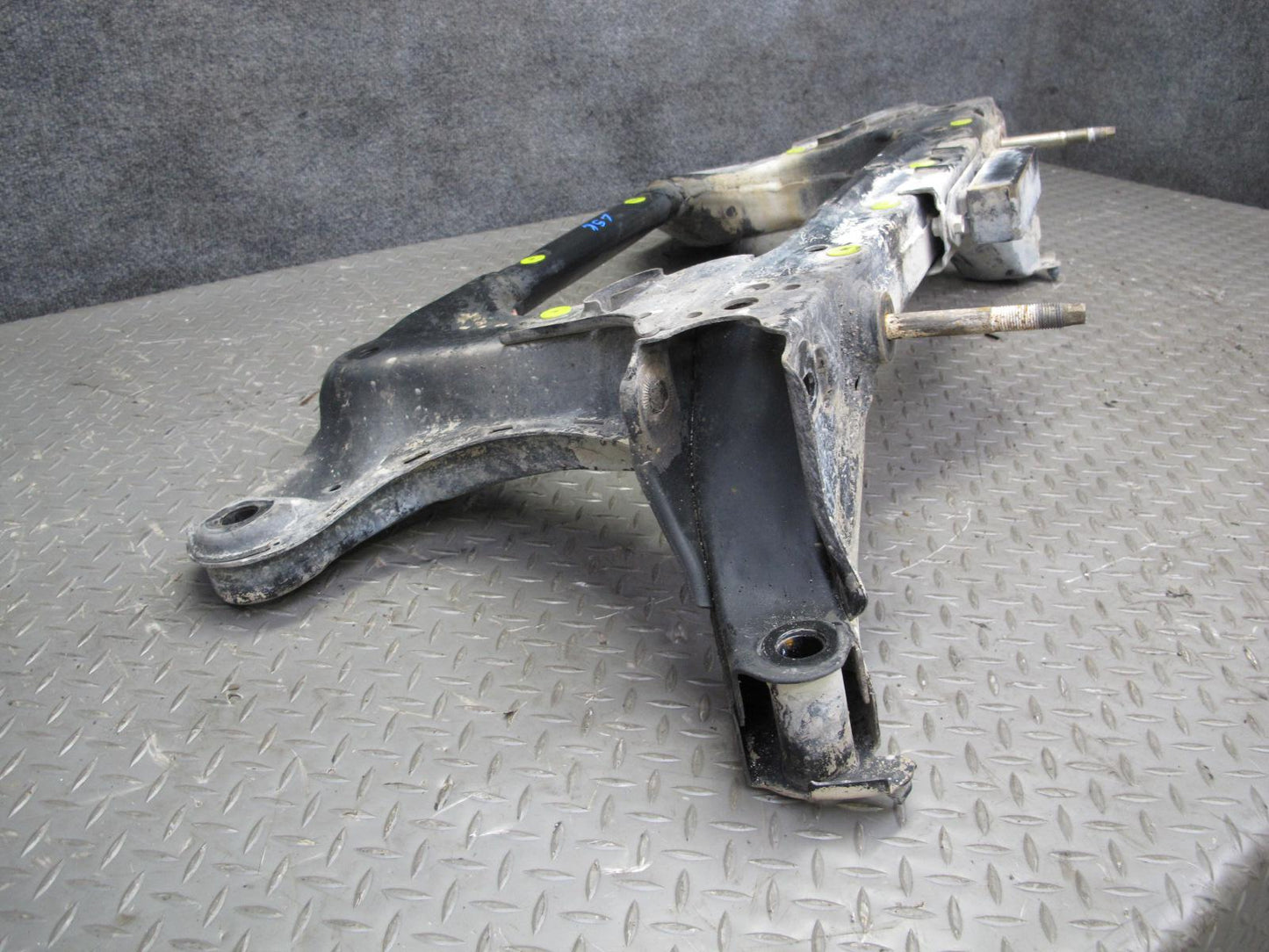 04-06 Lexus UCF30L LS430 Front Suspension Subframe Crossmember Cradle OEM
