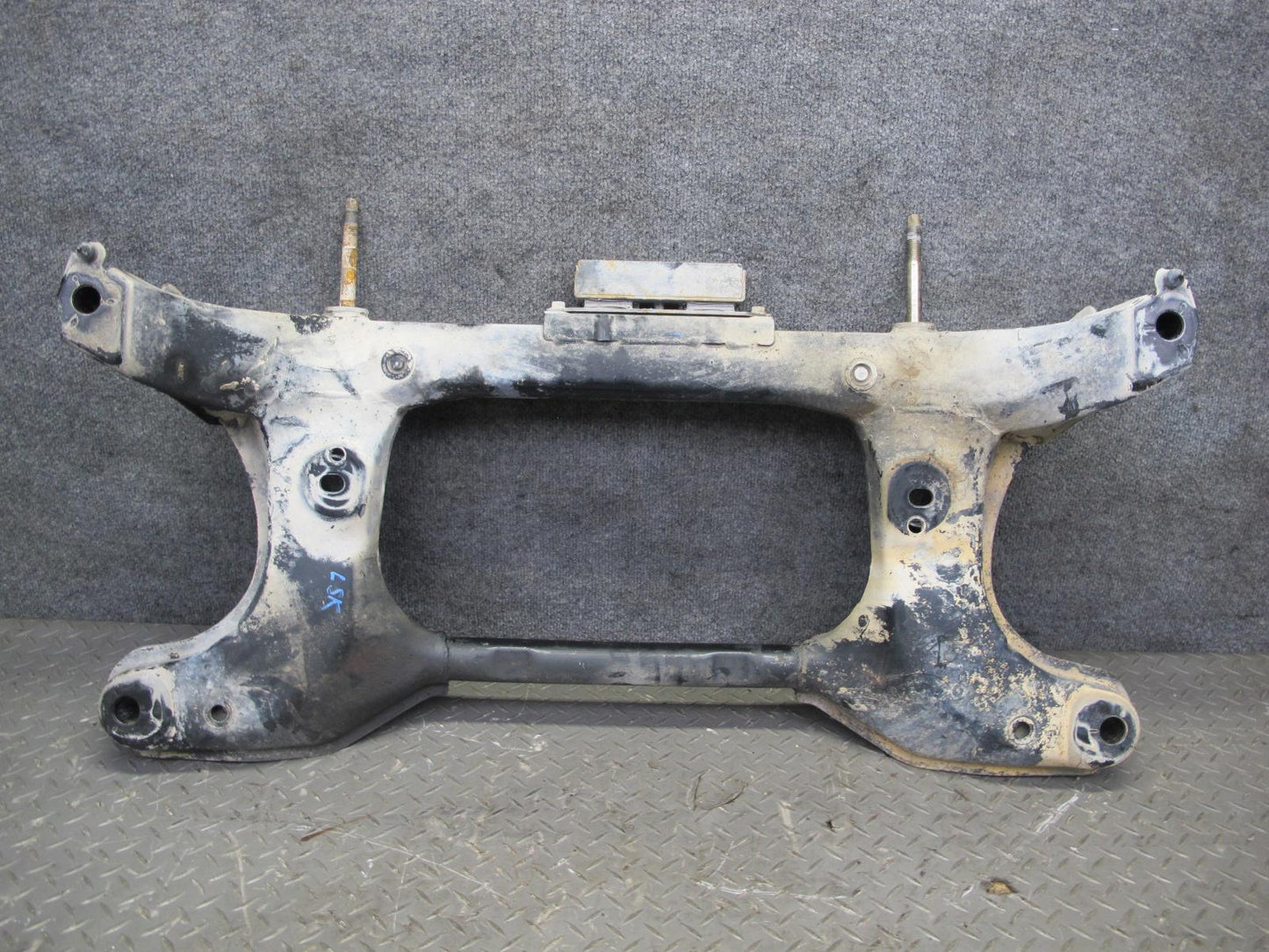04-06 Lexus UCF30L LS430 Front Suspension Subframe Crossmember Cradle OEM