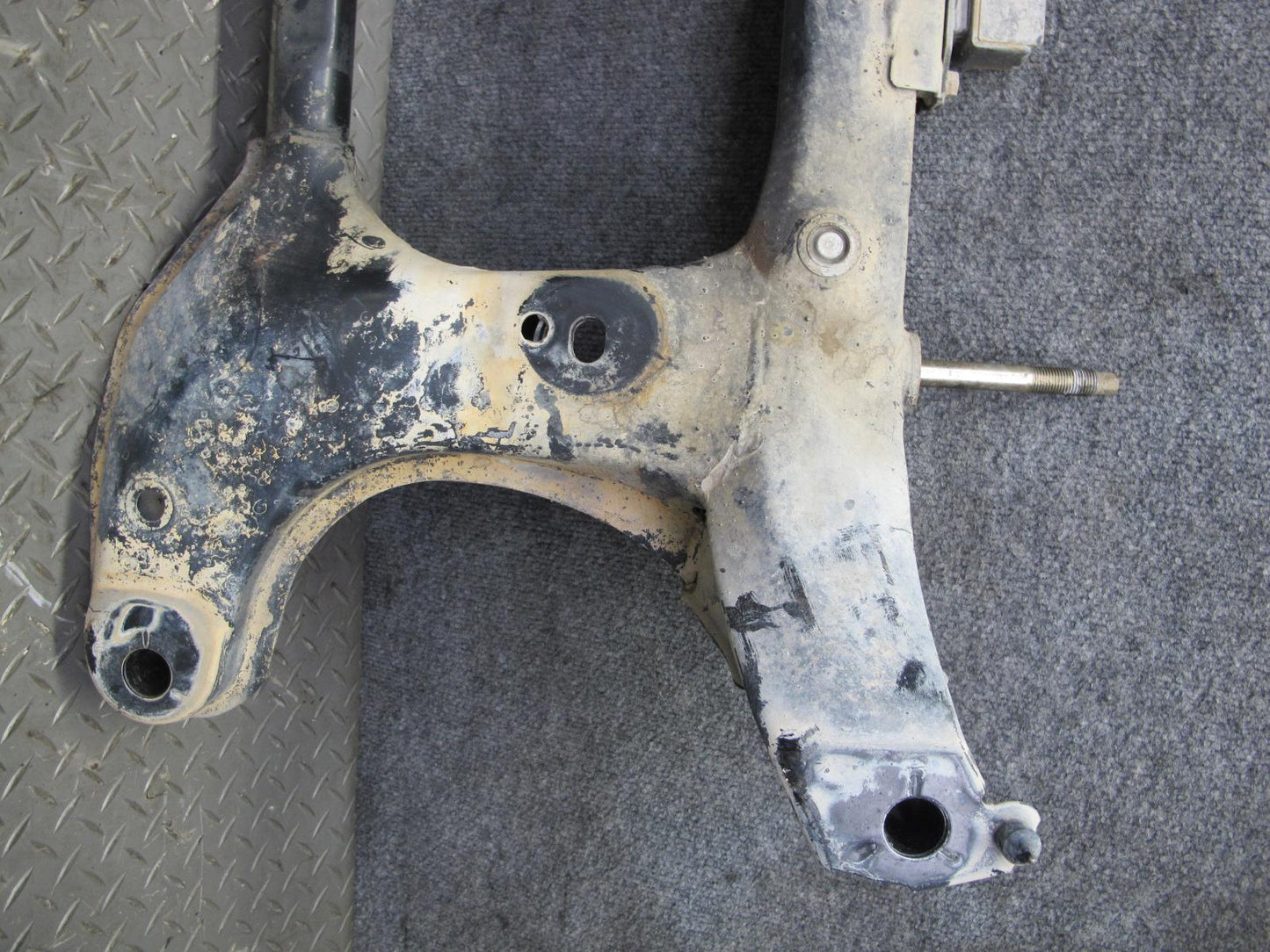 04-06 Lexus UCF30L LS430 Front Suspension Subframe Crossmember Cradle OEM