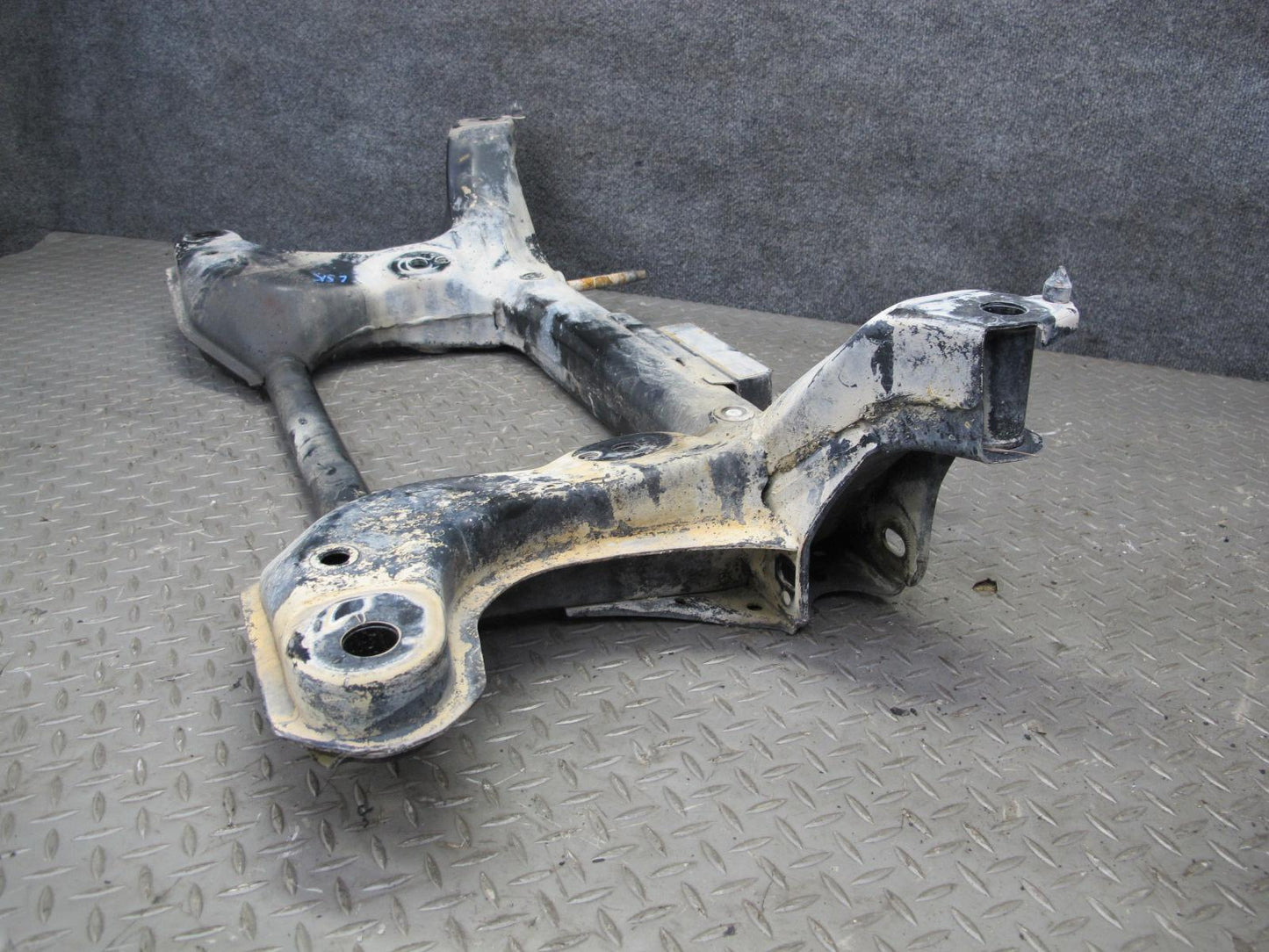 04-06 Lexus UCF30L LS430 Front Suspension Subframe Crossmember Cradle OEM